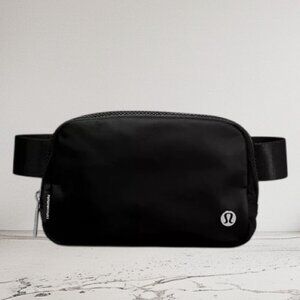 NEW Lululemon Everywhere Belt Bag (1L) - BLACK - Unisex Minimalist